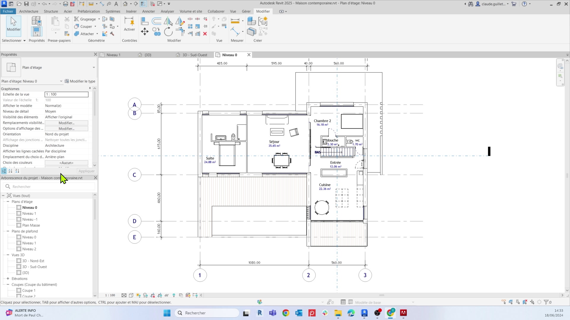 Интерфейс Revit с поэтажным планом жилого дома, палитрой свойств и деревом проекта