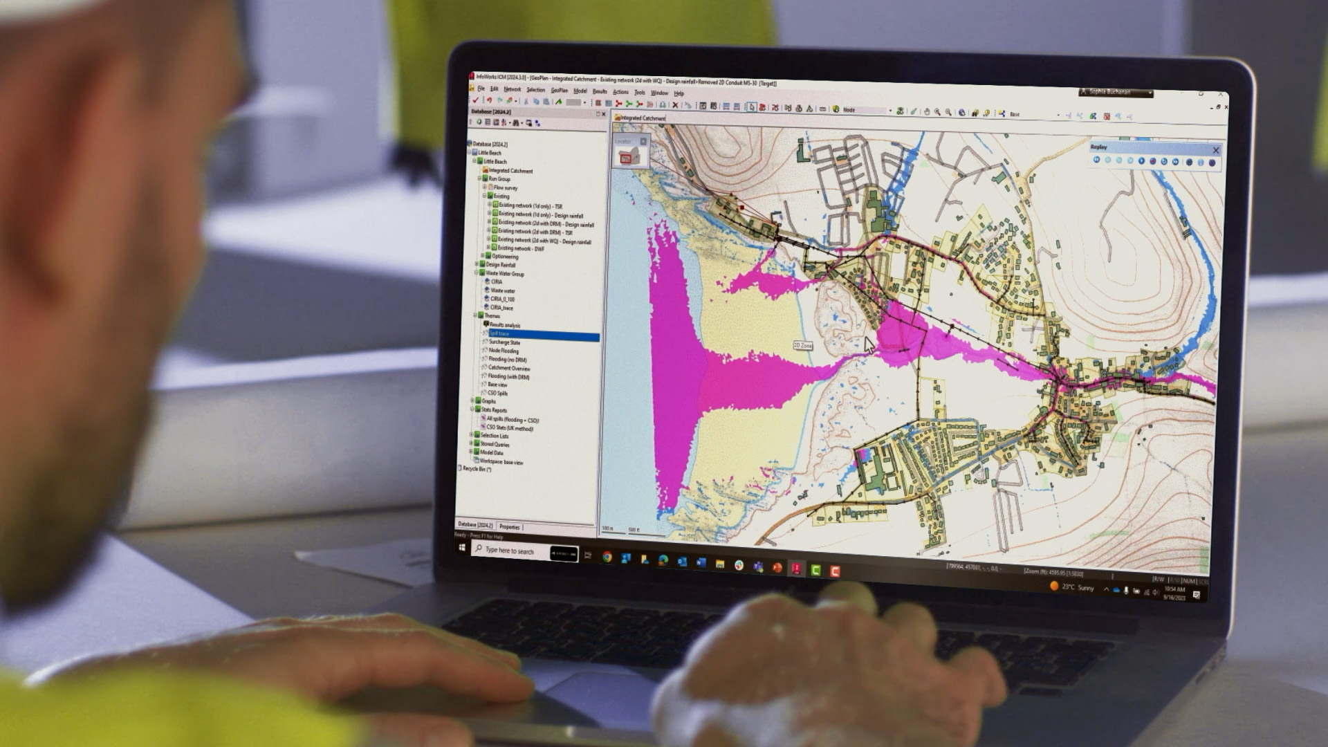 Интерфейс Autodesk InfoWorks ICM с моделью водоотведения и зон затопления