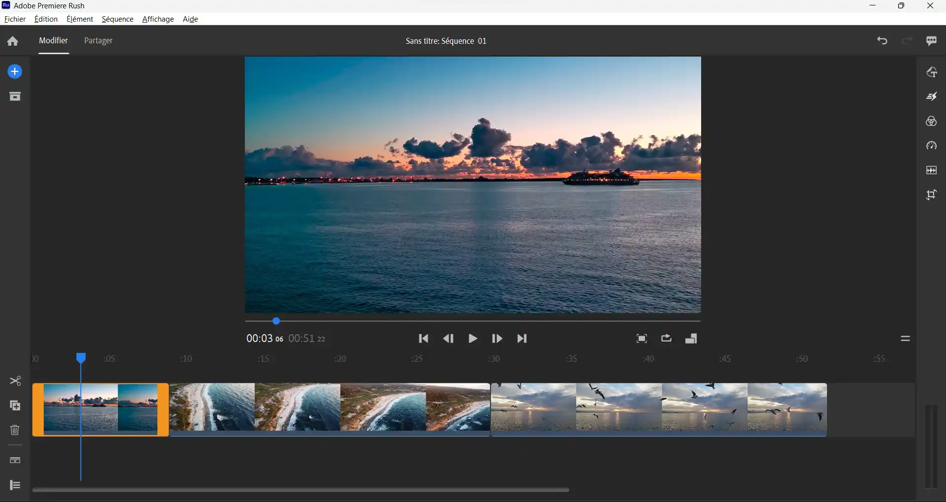 Рабочая область Adobe Premiere Rush с окном предпросмотра и таймлайном