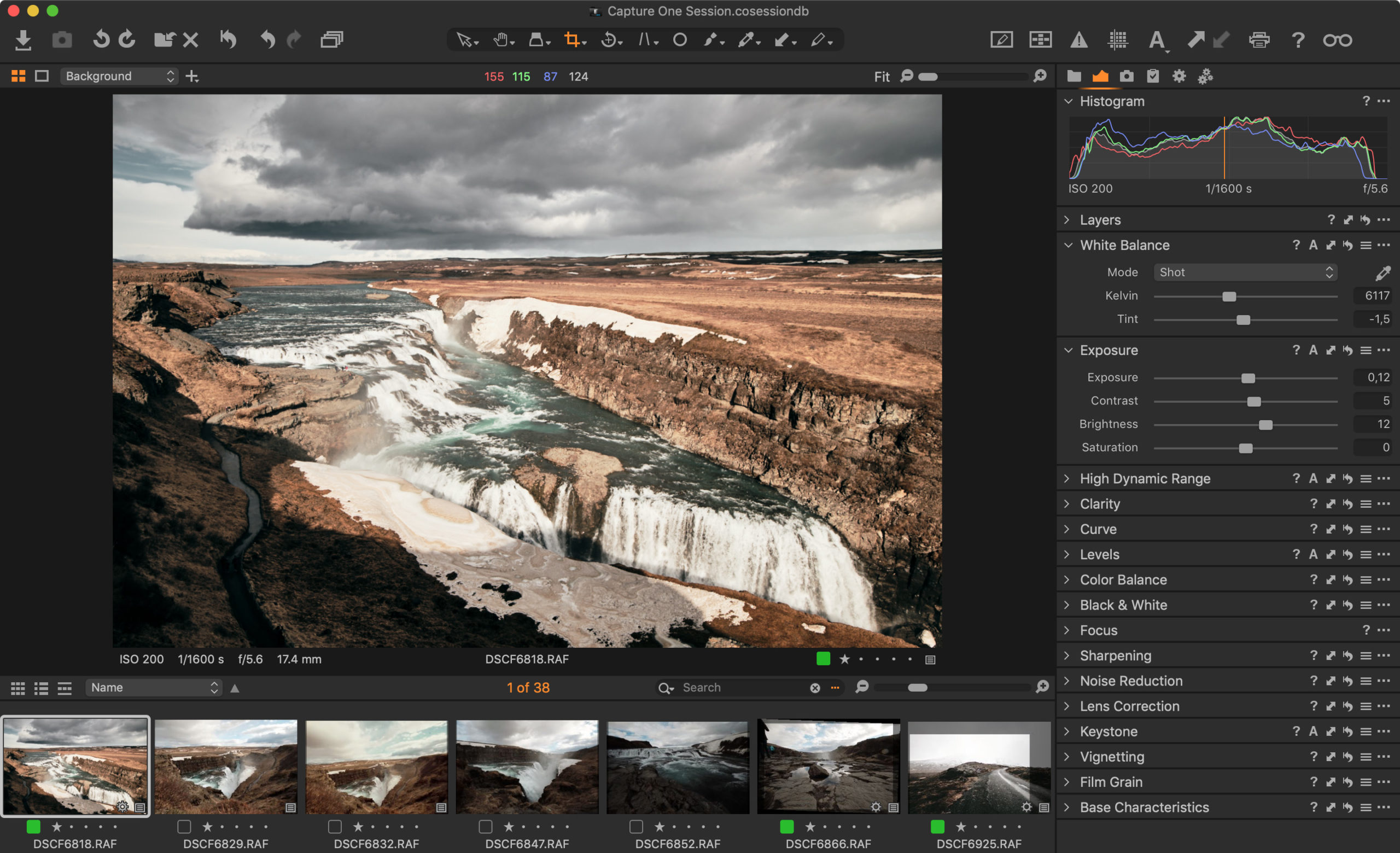 Интерфейс Capture One Pro с RAW-пейзажем и панелями экспозиции и цвета