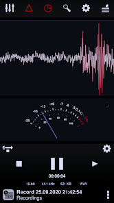 Интерфейс Neutron Audio Recorder с волновой формой, индикатором уровня и управлением записью