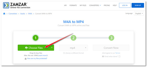 Страница Zamzar M4A to MP4 с кнопкой Choose Files