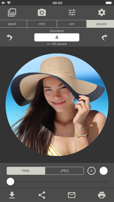 Интерфейс Round Photo на iPhone с круглым кадром, выбором PNG и настройкой диаметра