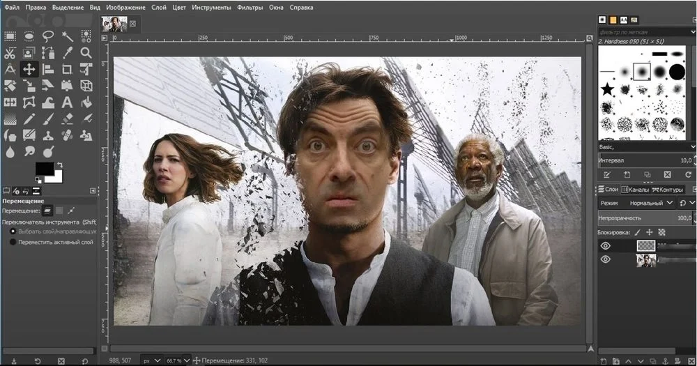 Интерфейс GIMP с перенесённым лицом на отдельном слое