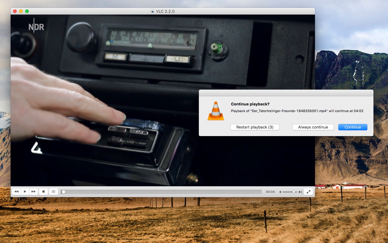 Интерфейс VLC на macOS с окном воспроизведения