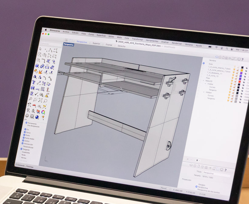 Интерфейс Rhinoceros 3D с моделью корпусной мебели